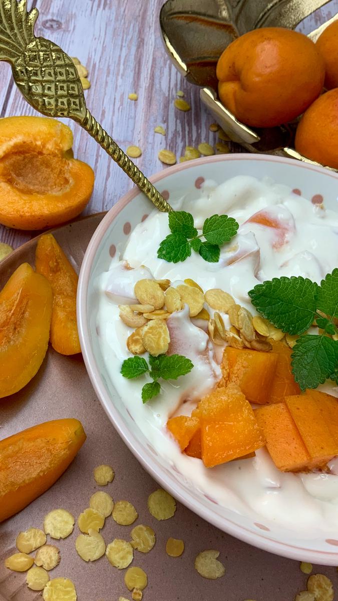 Rezeptbild: Vegane Frühstücksbowl mit Skyr, Aprikosen & Sojaflocken