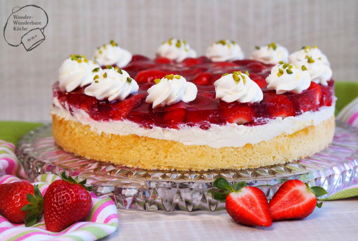 Rezeptbild: Erdbeer-Holunder-Torte