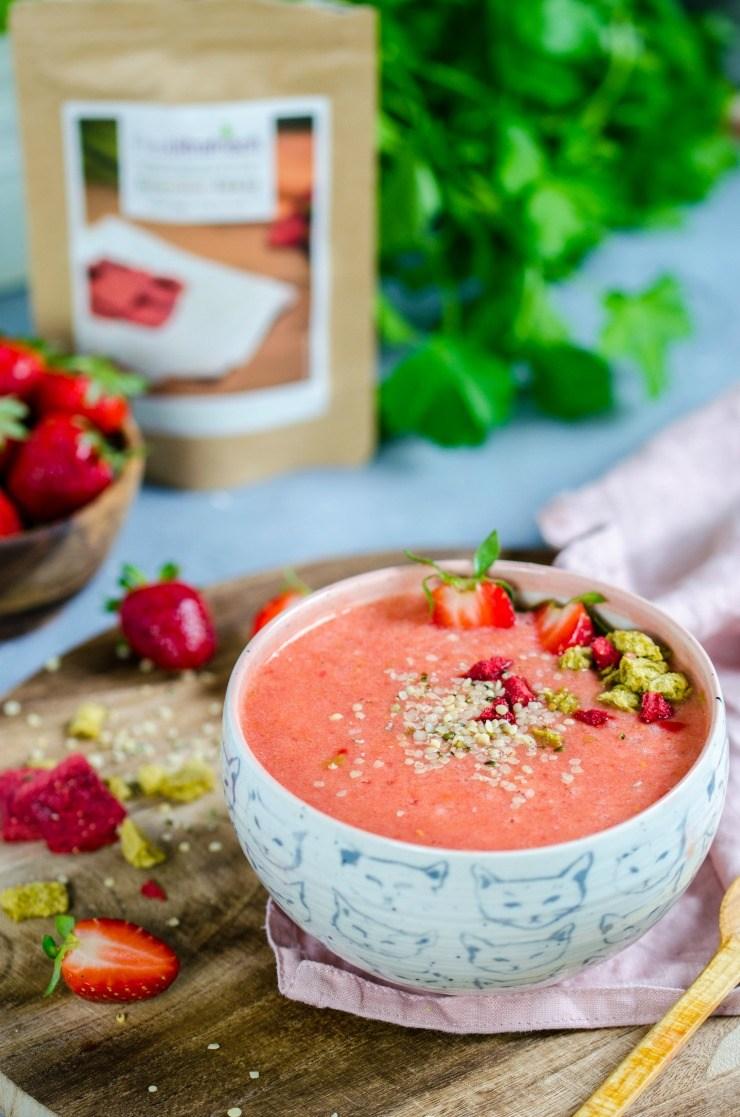 Rezeptbild: Smoothiebowl mit Erdbeeren