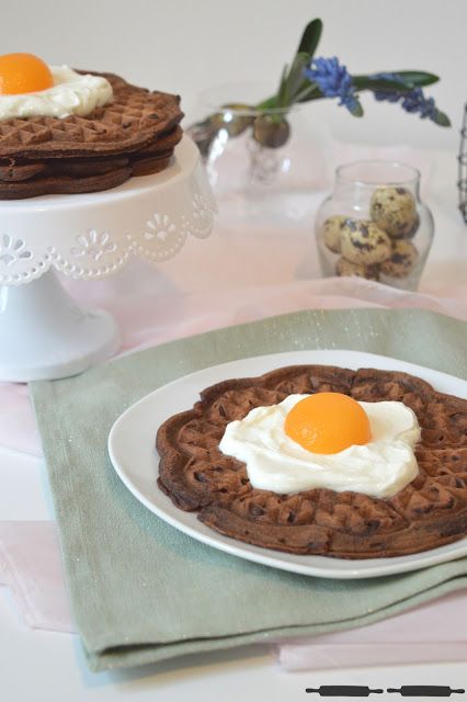 Rezeptbild: Brownie Waffeln mit Spiegeleitopping
