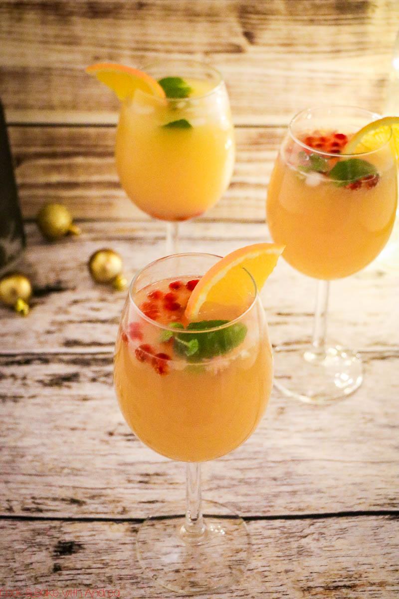 Rezeptbild: Cocktail für Silvester mit Orange und Granatapfel