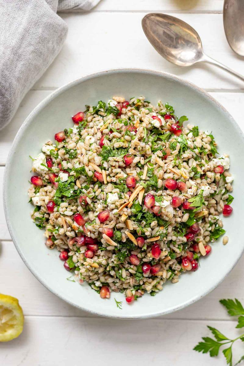 Rezeptbild: Graupensalat mit Kräutern und Feta-Käse