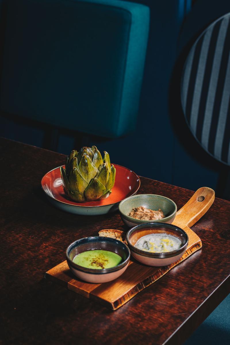 Rezeptbild: Artischocke mit dreierlei Dips