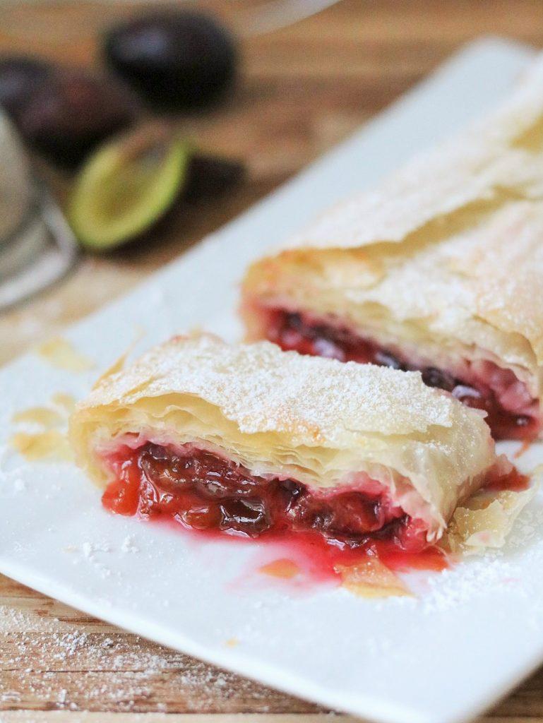 Rezeptbild: Zwetschgenstrudel mit Whisky-Sahne