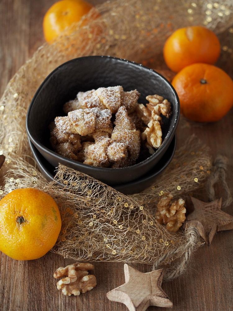 Rezeptbild: Walnuss-Orangen-Hörnchen