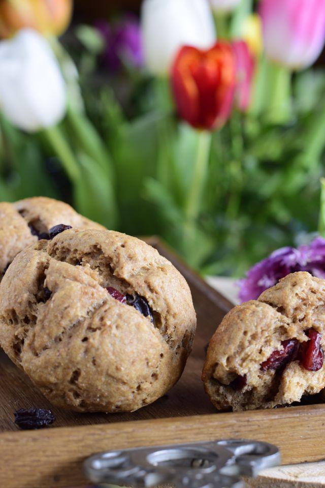 Rezeptbild: Schnelle Rosinen-Cranberry-Brötchen
