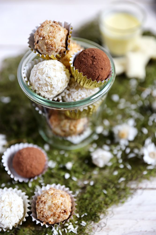 Rezeptbild: MIT EINEM HAPS IM MUND: EIERLIKÖR PRALINEN ZU OSTERN