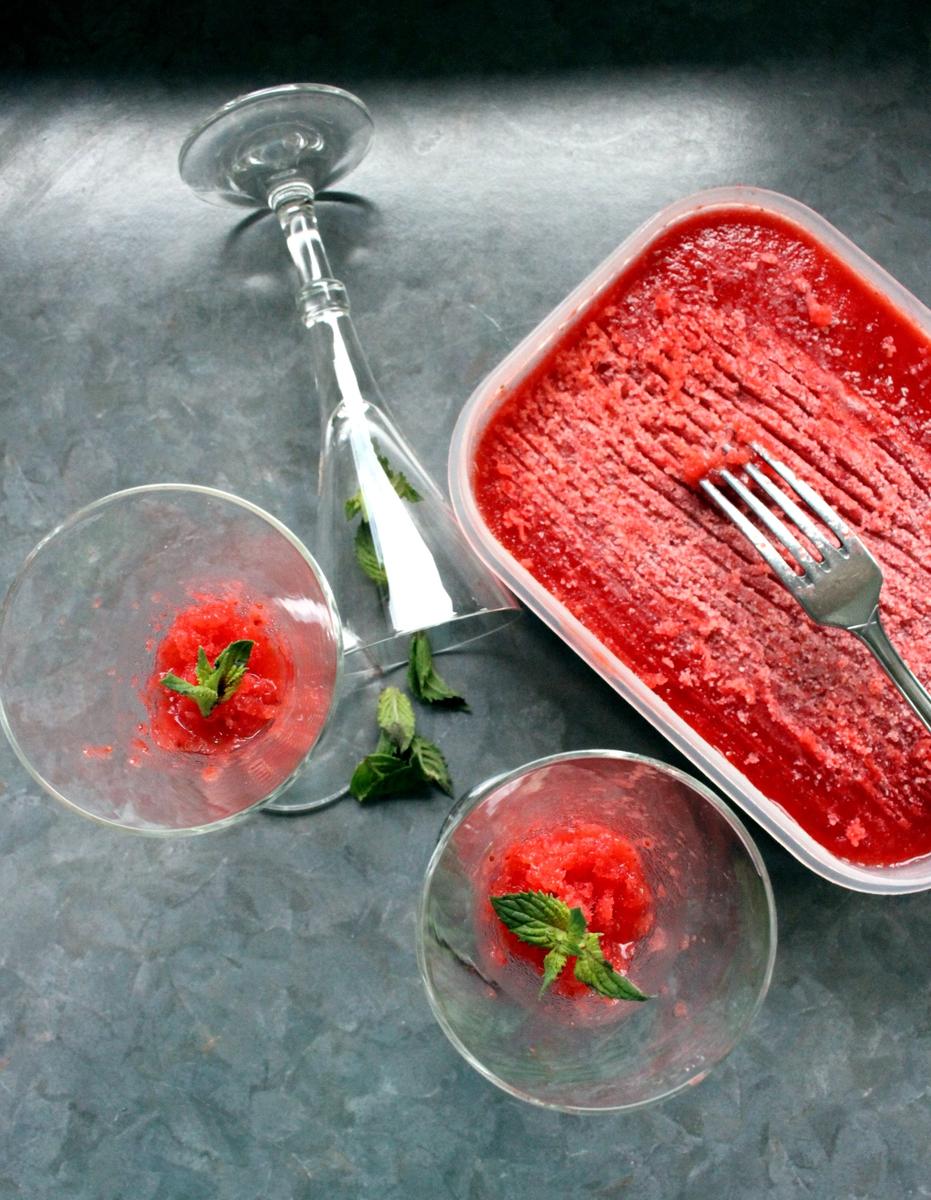 Rezeptbild: Erdbeergranita mit Aperol