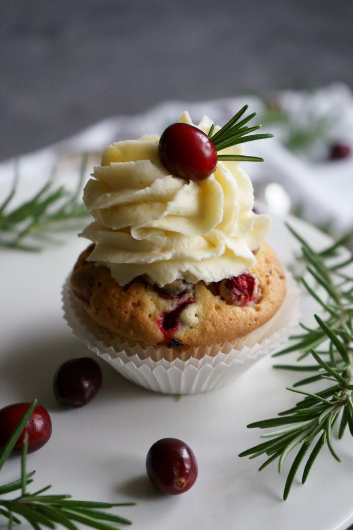 Rezeptbild: Cranberrie-Pecannuss-Cupcakes