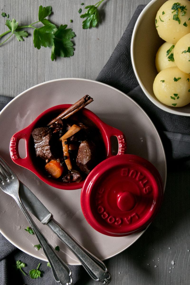 Rezeptbild: Gewürzgulasch mit Hirsch