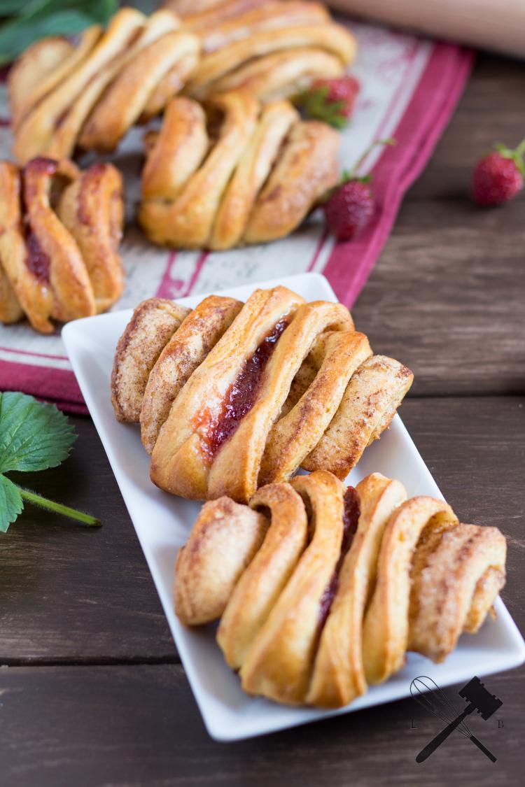 Rezeptbild: Walderdbeer Franzbrötchen
