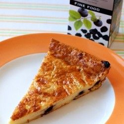 Rezeptbild: Far Breton mit getrockneten Aprikosen und Heidelbeeren