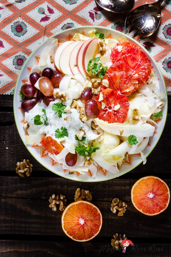 Rezeptbild: Bunter Chicorée-Salat mit Orange & Meerrettich-Dressing