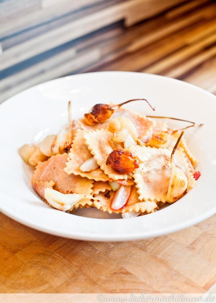 Rezeptbild: Rote Beete Ravioli im Knoblauch-Himmel
