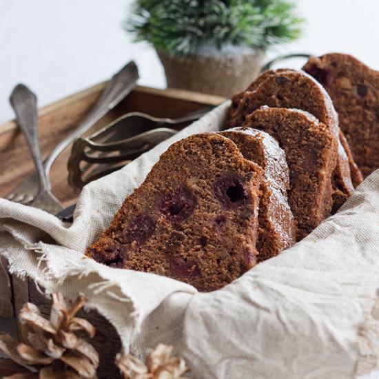 Rezeptbild: Glühwein-Kirsch-Gugelhupf