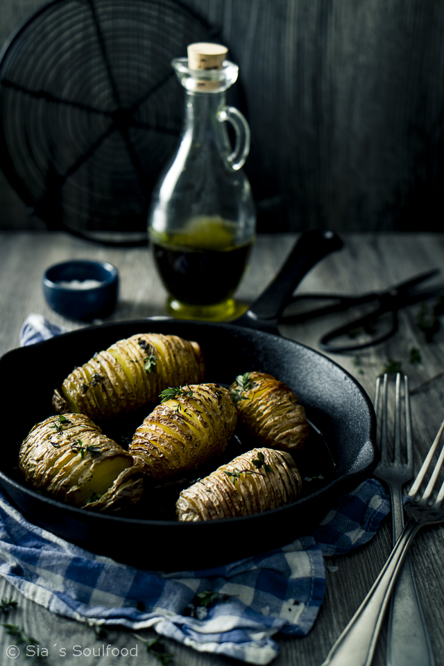 Rezeptbild: Knusprige Fächerkartoffeln mit Thymian 