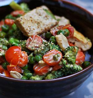 Rezeptbild: Cremige Ingwer-Tofu-Gemüsepfanne