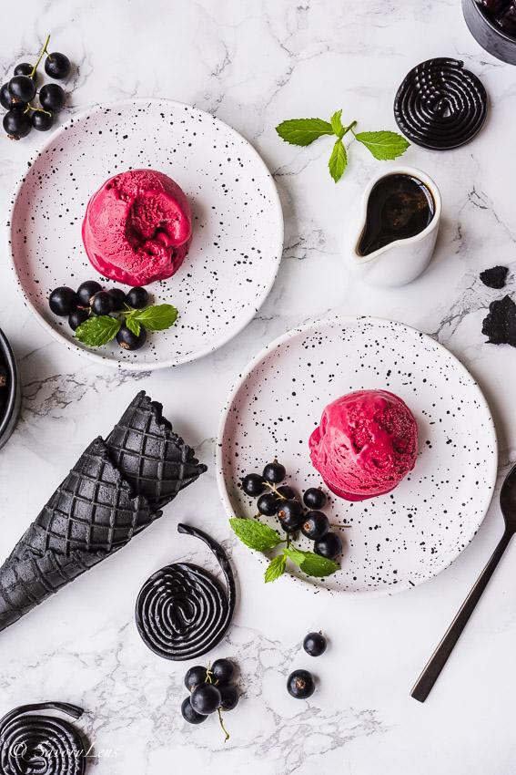 Rezeptbild: Blackcurrant Licorice Icecream