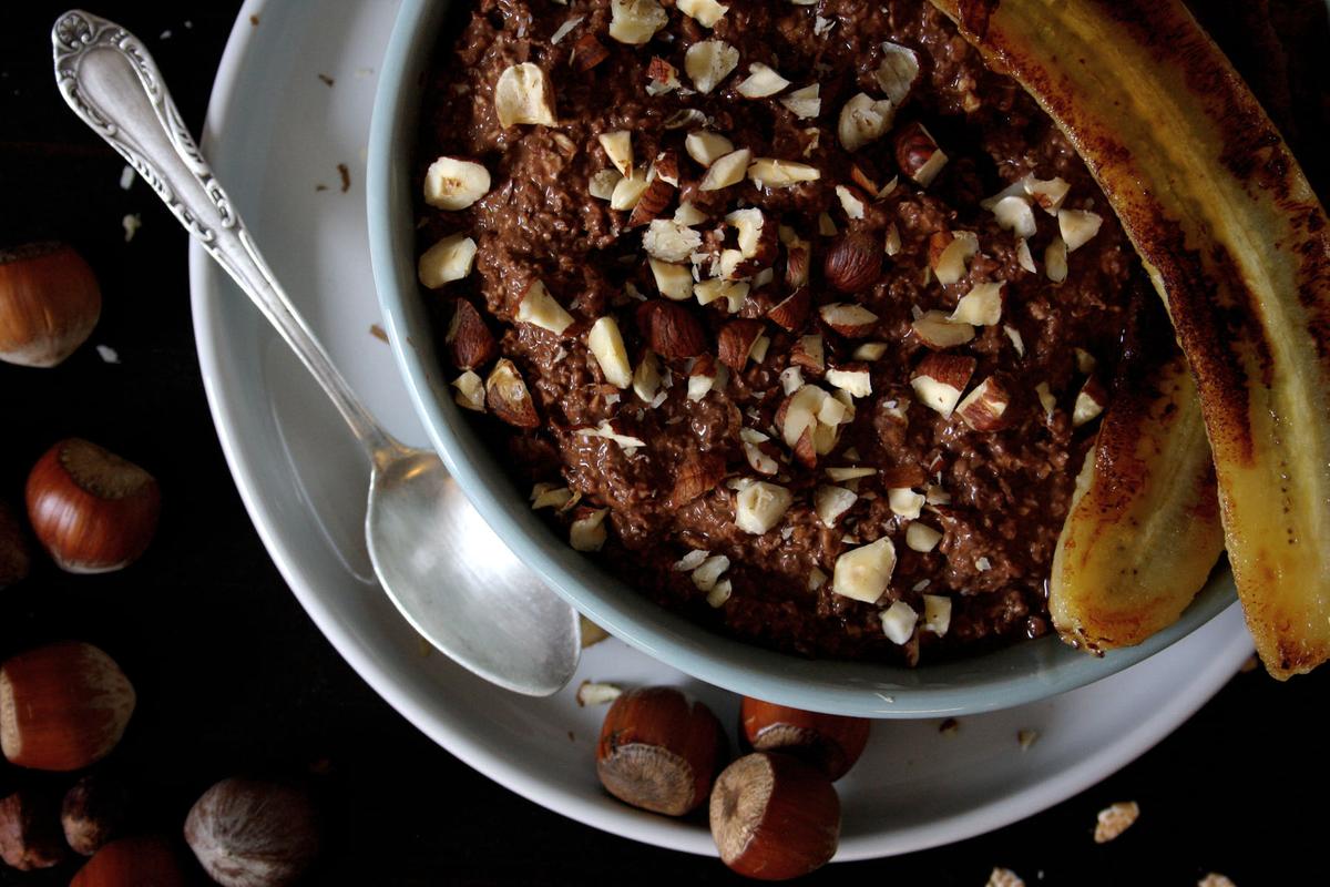 Rezeptbild: Schoko-Haselnuss-Frühstück mit gebratener Banane