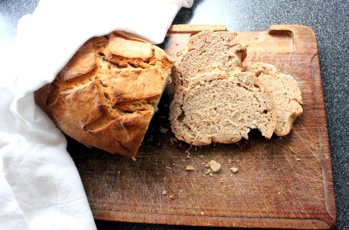 Rezeptbild: Schweizer Ruchbrot mit Chiasamen