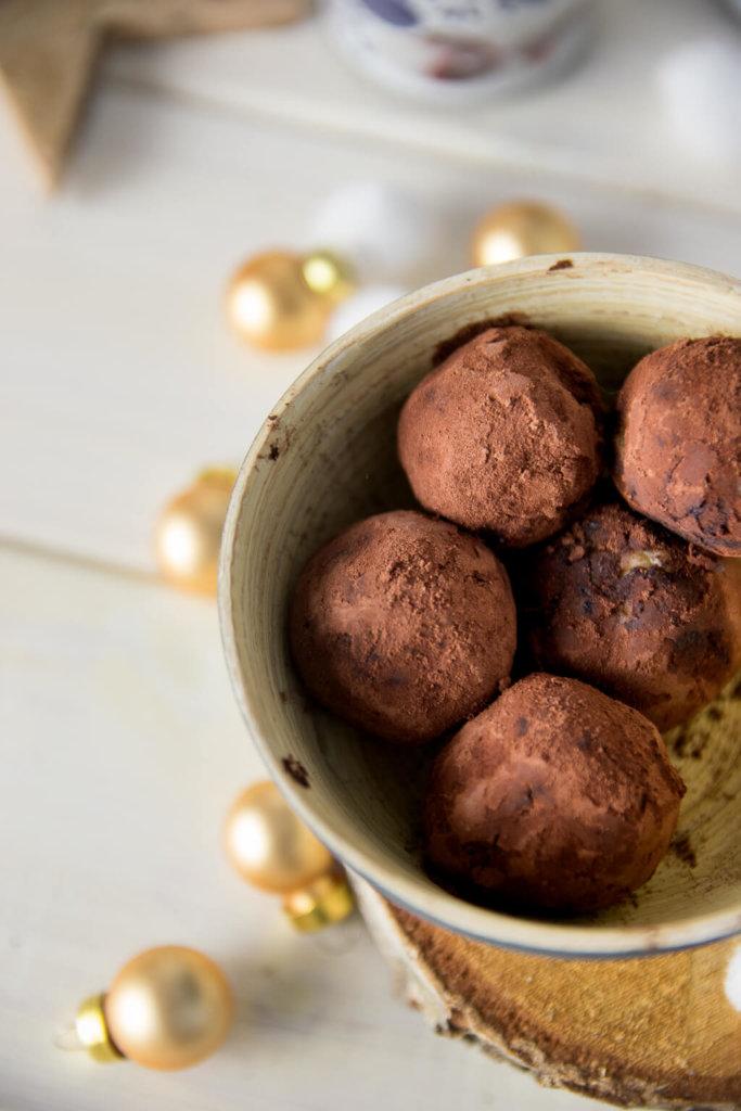 Rezeptbild: Marzipan Amarena Pralinen