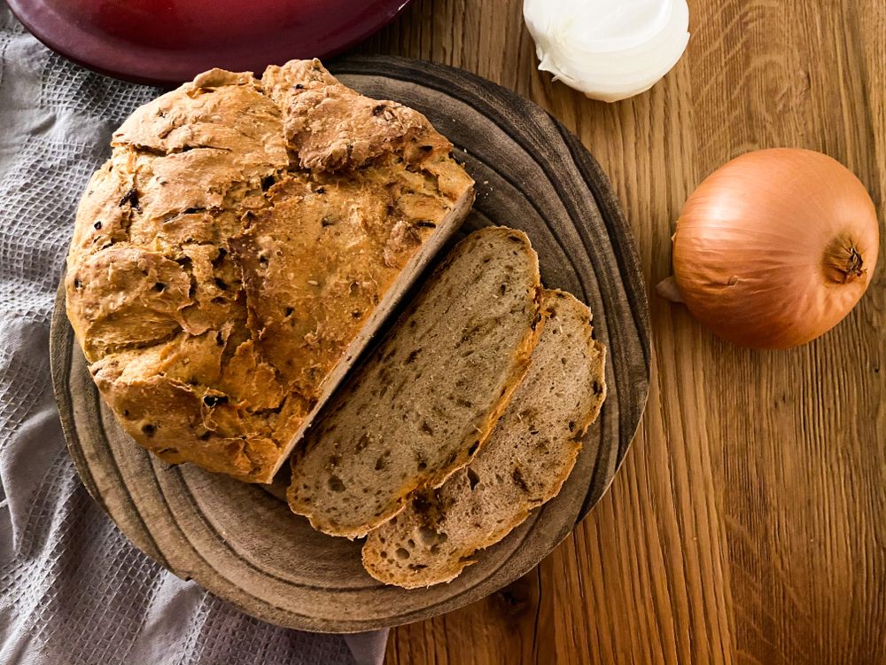 Rezeptbild: Selbstgebackenes Zwiebelbrot