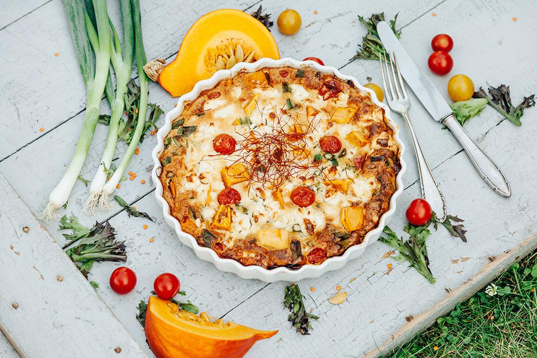 Rezeptbild: Herbstliches Rezept: Bodenlose Quiche mit Kürbis und Tomaten!