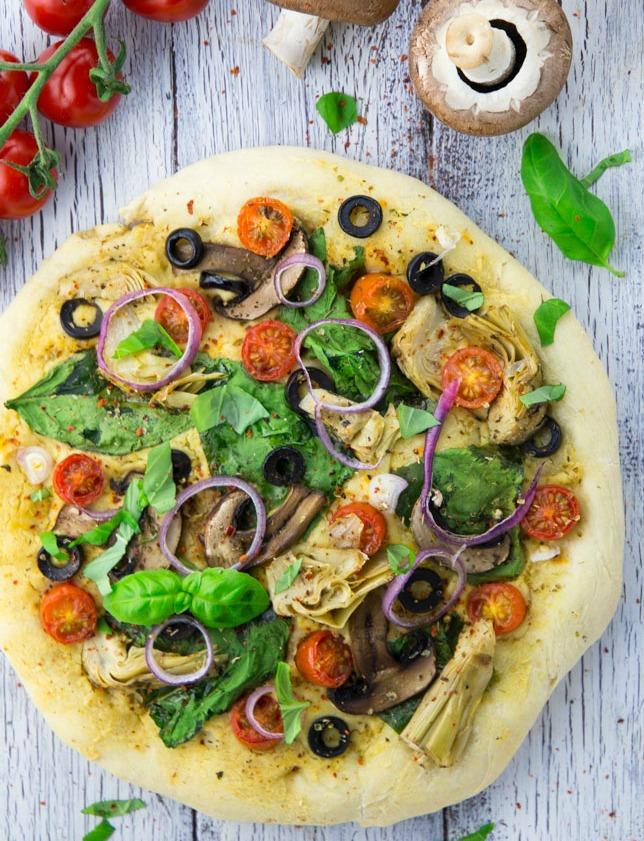 Rezeptbild: Hummus Pizza mit Spinat 