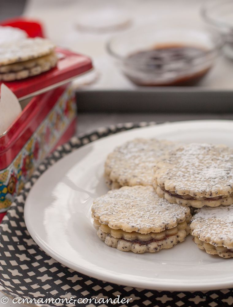 Rezeptbild: Mohn-Marzipan-Plätzchen mit Pflaumenmus {Powidl}