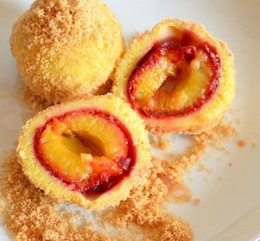 Rezeptbild: Zwetschkenknödel aus Topfenteig