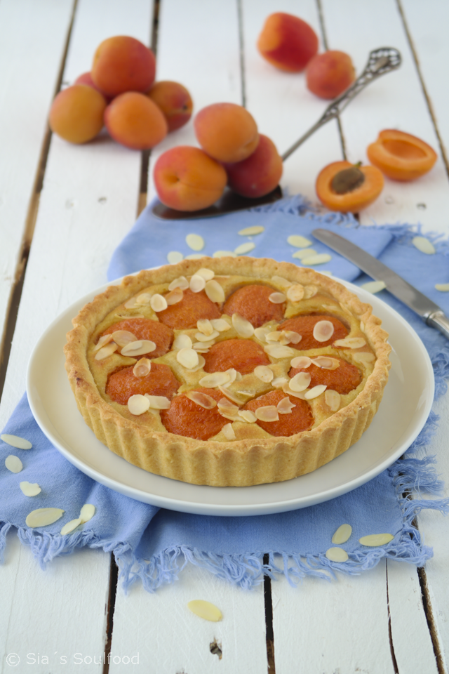 Rezeptbild: Aprikosen-Tarte mit Mandeln