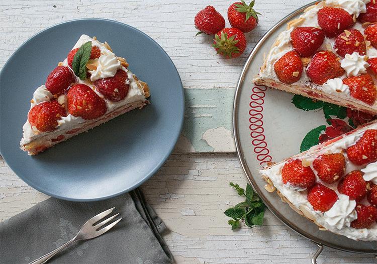 Rezeptbild: Schwedische Erdbeertorte – Jordgubbstårta