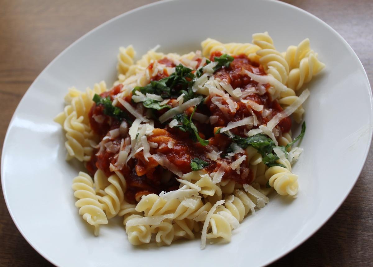Rezeptbild: Nudeln mit würziger Tomatensoße