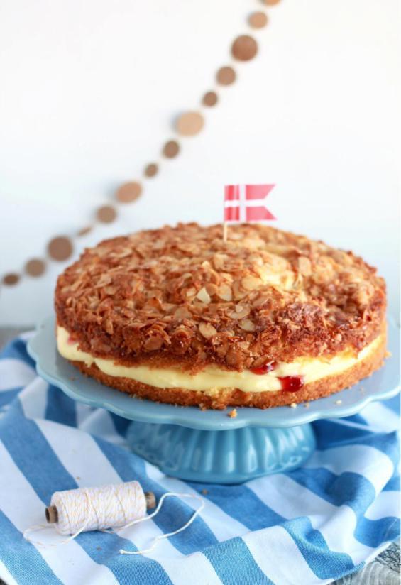 Rezeptbild: Fruchtiger Bienenstich