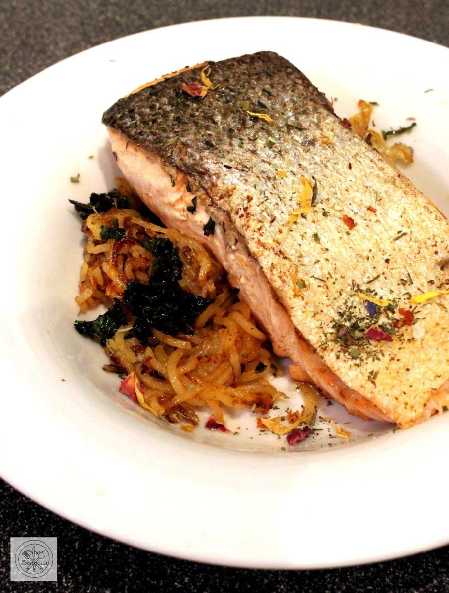 Rezeptbild: Lachs mit Kartoffel-Spaghetti