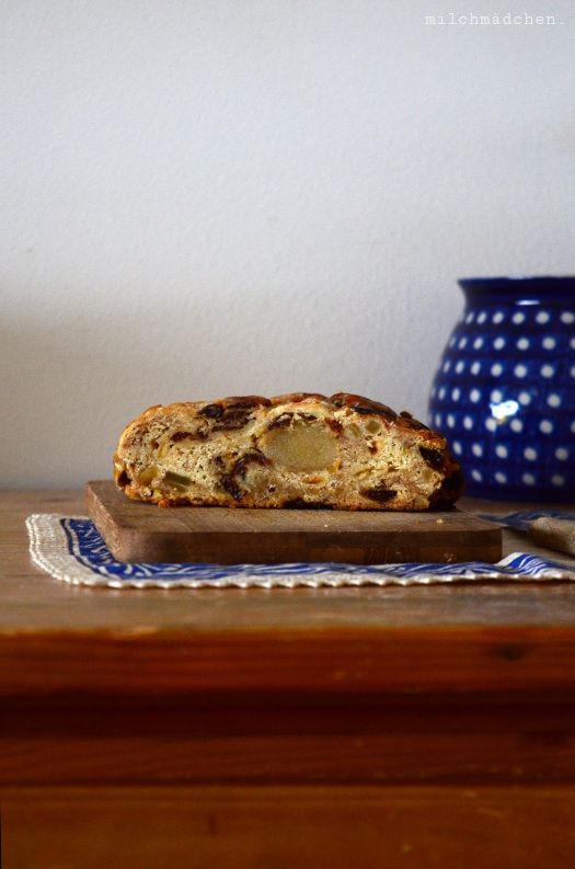 Rezeptbild: Kanzlerinnen-Premium-Butterstollen und Dinkelstollen mit Marzipan