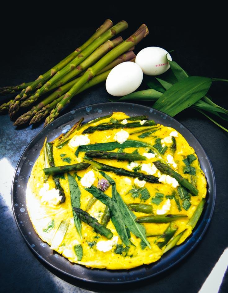 Rezeptbild: Omelett mit Spargel und Bärlauch 