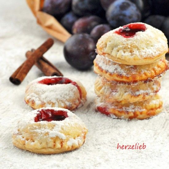 Rezeptbild: Handpies mit Pflaume und Mascarpone