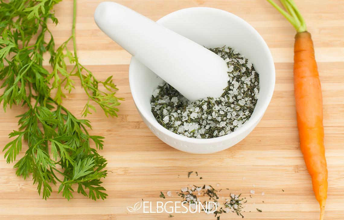 Rezeptbild: Karottengrünsalz – nachhaltig und gesund!