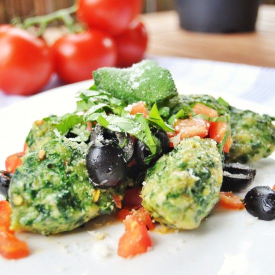 Rezeptbild: Spinatnocken mediterran