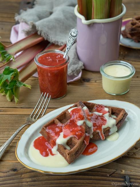 Rezeptbild: Browniewaffeln mit Vanillesauce