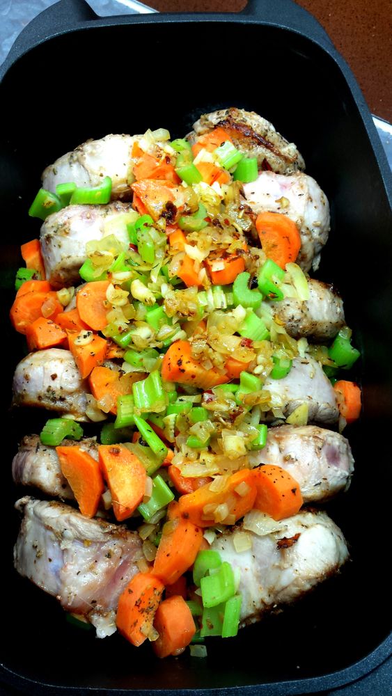 Rezeptbild: Schweinehaxen in Bier mit Serviettenknoedeln