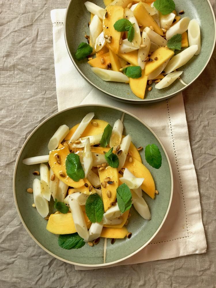 Rezeptbild: Schwarzwurzel-Kaki-Salat mit Vanilledressing