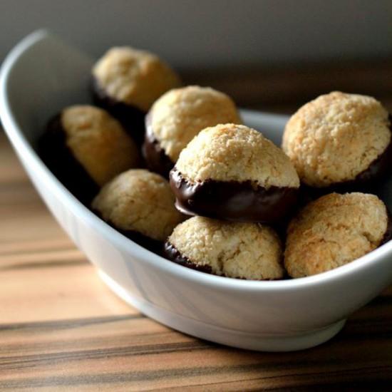 Rezeptbild: Kokosmakronen mit Schokoschuh