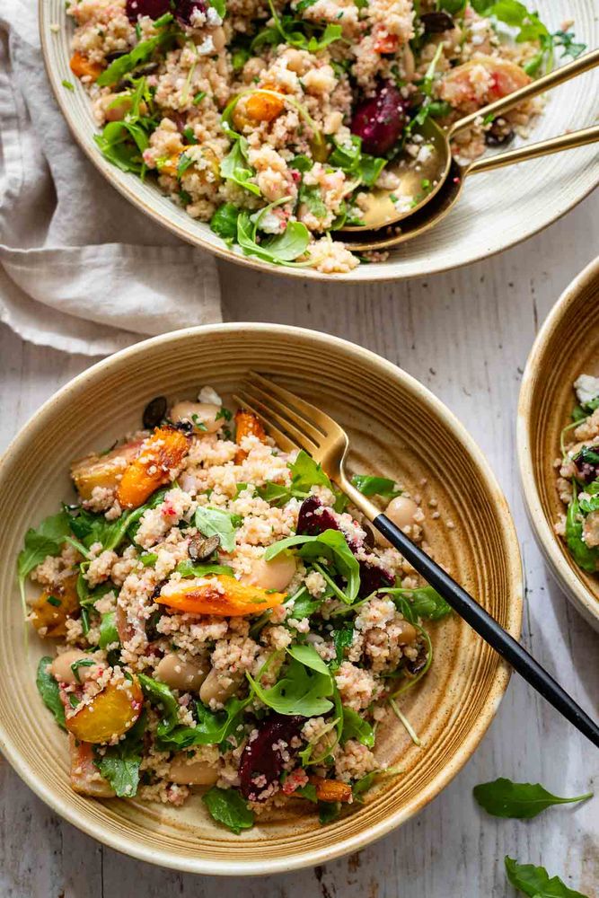 Rezeptbild: Bunter Couscoussalat mit Rote Bete und Karotten