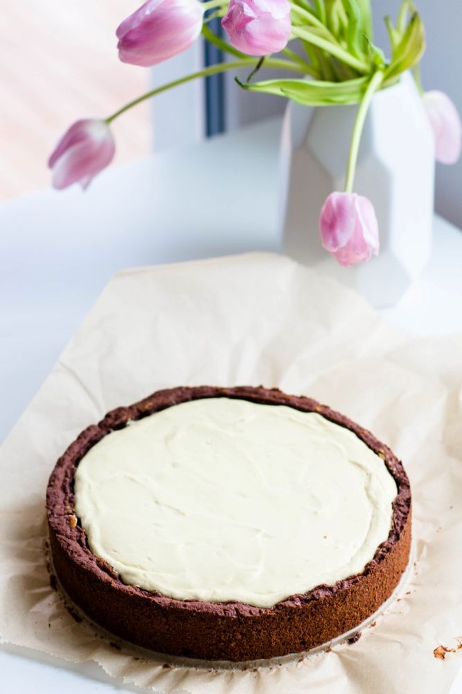 Rezeptbild: EINFACHER KÄSEKUCHEN MIT DUNKLEM BODEN