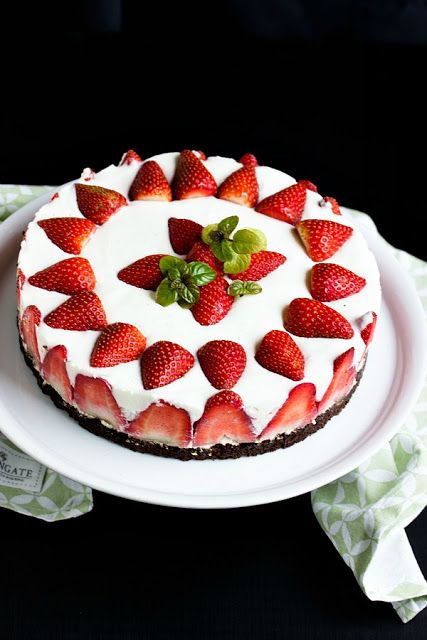 Rezeptbild: Erdbeertorte mit Vanille-Skyr-Quark Creme