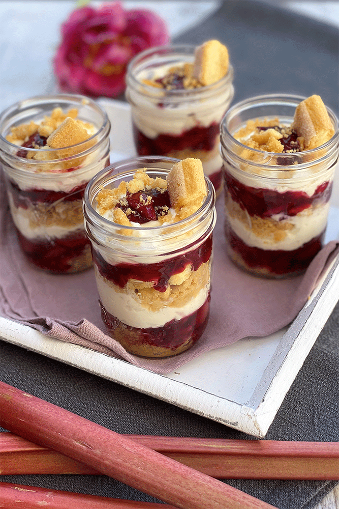 Rezeptbild: Rhabarber-Mascarpone-Dessert