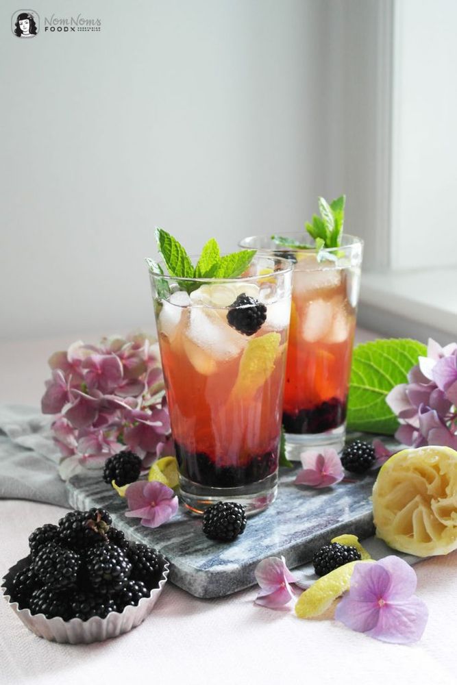 Rezeptbild: Fruchtig-beerige alkoholfreie Brombeer-Eistee-Bowle
