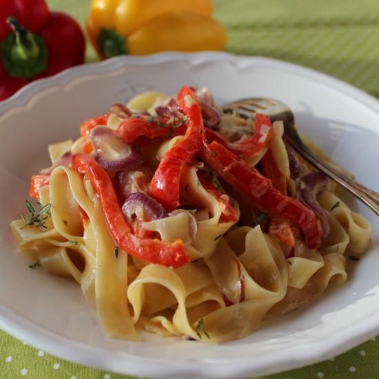 Rezeptbild: Tagliatelle mit gegrillter Paprika